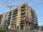 Ruim en volledig zongericht hoekappartement, centrale ligging aan de achterzijde zeedijk, vlakbij de winkelstraat. Vanuit de lichtrijke woonkamer en het terras, geniet u van een aangenaam en open uitzicht. Verder beschikt dit appartement over een afzonderlijke keuken met eethoek, ruime inkomhall met vestiaire en afzonderlijk toilet, badkamer met ligbad en 2 ruime slaapkamers uitgevend op het terras met zijdelings zeezicht. Op het gelijkvloers bevindt zich de praktische fietsenberging. Absolute topligging, royale oppervlakte en zeer goede verhuurmogelijkheden zijn slechts enkele troeven van dit mooi aanbod! (24/017)