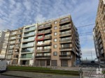 Verrassend ruim appartement op de 4de verdieping van de bijzonder goed onderhouden en deels vernieuwde residentie "Andreas", centraal gelegen aan de achterzijde zeedijk, op enkele passen van de winkels en het strand.
Vanuit de volledig zongerichte woonkamer heeft u rechtstreeks toegang tot het terras met aangenaam, open zicht. Verder omvat dit appartement over een volledig ingerichte keuken, een inkomhall met ruime vestiairekasten en afzonderlijk toilet, badkamer met nieuwe inloopdouche, 2 slaapkamers, private bergkast aan de traphall en ruime fietsenberging op het gelijkvloers. Dit appartement beschikt over nieuwe en energiezuinige elektrische verwarming en een blanco keuring elektriciteit.
Een uitstekend gelegen appartement met tal van mogelijkheden: uw 2de verblijf aan zee, een opbrengsteigendom met uitstekend huurrendement, ... Correcte vraagprijs!
(24/078)
