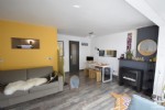 Knap vernieuwde studio met open zijdelings zeezicht (zuid west georiënteerd) in een perfect onderhouden residentie, centraal gelegen op de zeedijk. Deze mooi gemeubelde studio biedt u: inkomhall, zonnige woonkamer met open uitzicht op zee, nieuwe en volledig ingerichte keuken, badkamer met douche en toilet, dubbele beglazing in pvc-ramen, private berging in de kelderverdieping en gemeenschappelijke fietsenberging. Deze studio werd door de huidige eigenaars nooit verhuurd, is in perfecte staat en beschikt bovendien over een blanco keuring elektriciteit.
Een bijzonder gezellig ingerichte "pied à terre" aan zee en dit op een absolute topligging.
Onder deze tekst bij "documenten" vindt u een plannetje. (22/042)