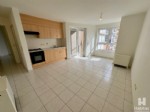 Bijzonder goed onderhouden appartement in een kleine, recent gebouwde residentie, gelegen aan de zonnige,achterzijde zeedijk. Dit appartement gelegen op de 4de verdieping, biedt u: een mooie woonkamer met open uitzicht en terrasje, ingerichte keukenhoek, afzonderlijk toilet, bergplaats met aansluiting wasamachine, badkamer met douche en wastafel en 1 ruime slaapkamer. Op het gelijkvloers bevindt zich de praktische fietsenberging. Mooi en betaalbaar "pied à terre" aan zee en dit op een absolute topligging!
Onder deze tekst bij "documenten" vindt u een grondplan (24/025)