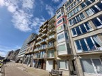 Te renoveren appartement op de 4de verdieping van een kleine residentie, gelegen aan de achterzijde zeedijk. Dit volledig zongericht appartement biedt u een knusse woonkamer met nieuwe pvc ramen en open uitzicht, keukenhoek, inkomhall met afzonderlijk toilet, 1 ruime slaapkamer en badkamer met douche en wastafel. Het dak van de residentie Zulima werd in 2019 vernieuwd en voorzien van 10 cm isolatie! Dankzij de prima ligging is dit een uitstekende opportuniteit voor een doe-het-zelver met zin voor initiatief! (24/026)